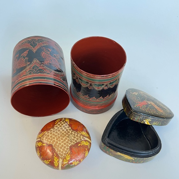 Antique & Vintage Kashmiri paper mache boxes and paperweight set of 3 pieces - Picture 15 of 16